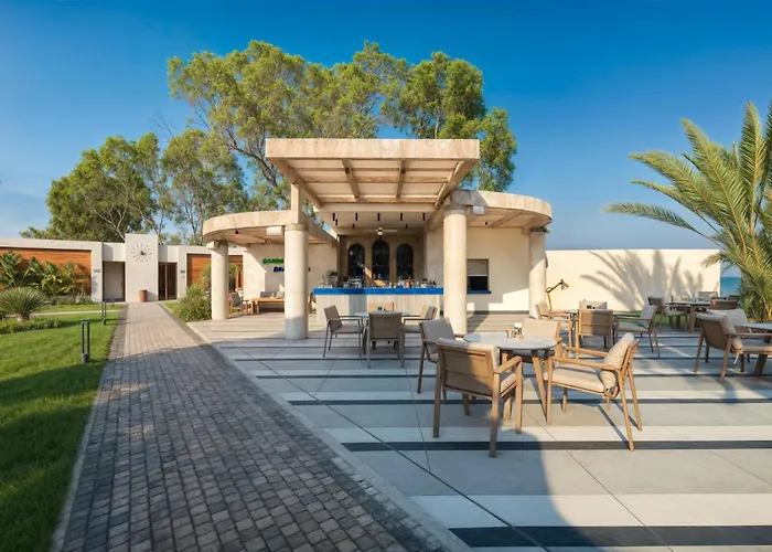 Merit Royal Gardens Hotel&casino Hotel