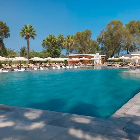 Merit Royal Gardens & Casino Hotel