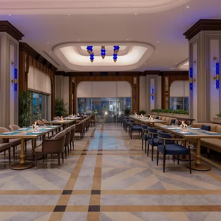 Otel Merit Royal Gardens & Casino 5*