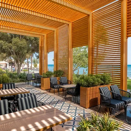 Merit Royal Gardens & Casino Otel Trikomo