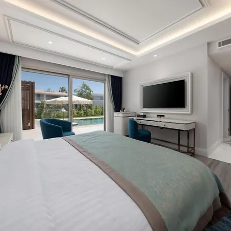Merit Royal Gardens & Casino Otel 5*