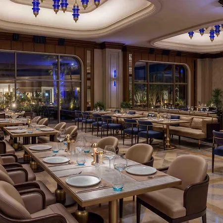 Merit Royal Gardens & Casino Hotel Trikomo