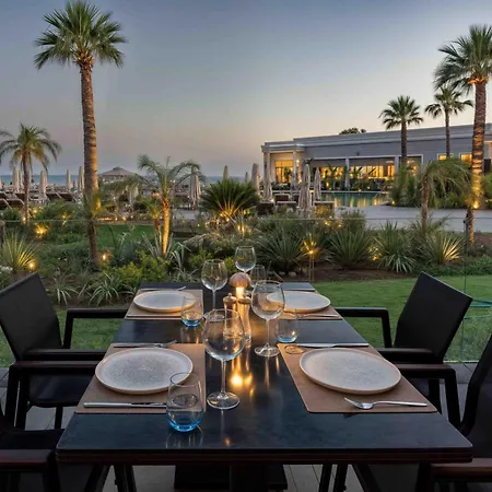 Otel Merit Royal Gardens & Casino 5*